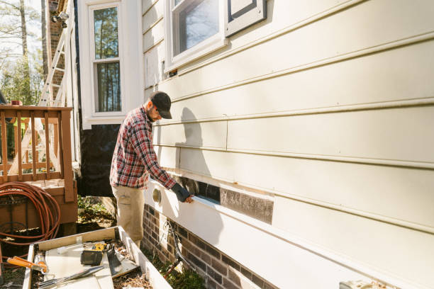 Trusted Storm Damage Siding Repair service in Vandalia, IL - Creative Siding